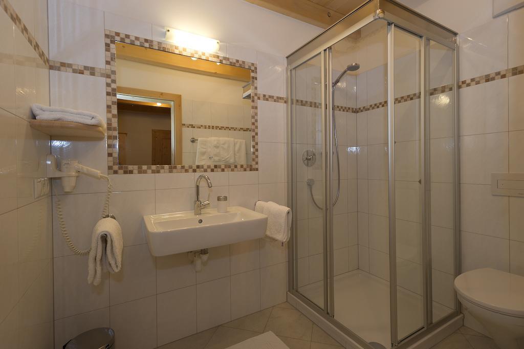 Appartments Jagerhof Braies  Chambre photo